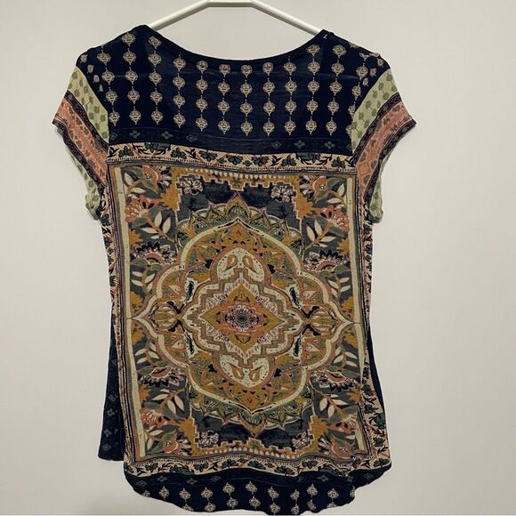 Super Soft Essential Boho Short Sleeve Scoop Neckline Graphic Tee Small - Picture 9 of 9